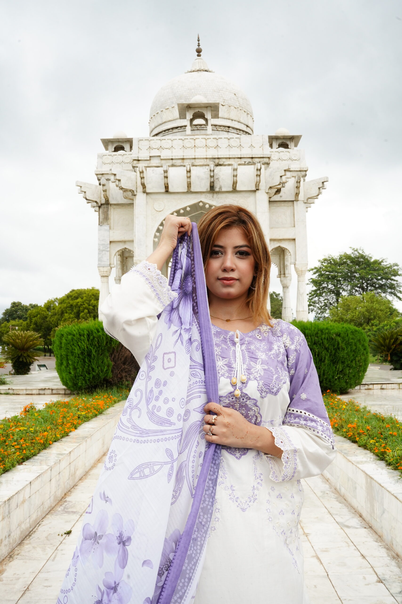 White & Lavender Embroidered Lawn Suit - Image 2