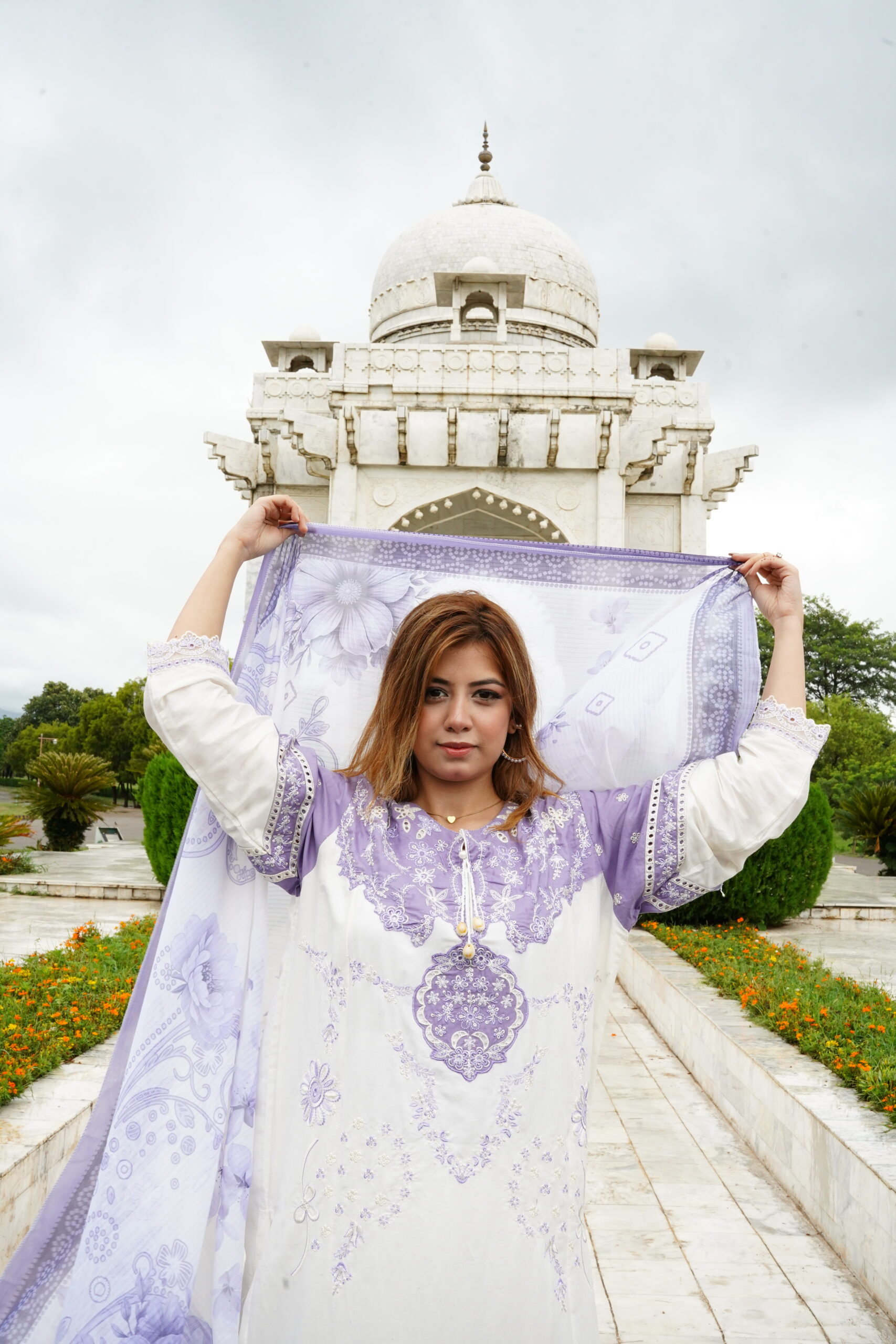 White & Lavender Embroidered Lawn Suit - Image 7