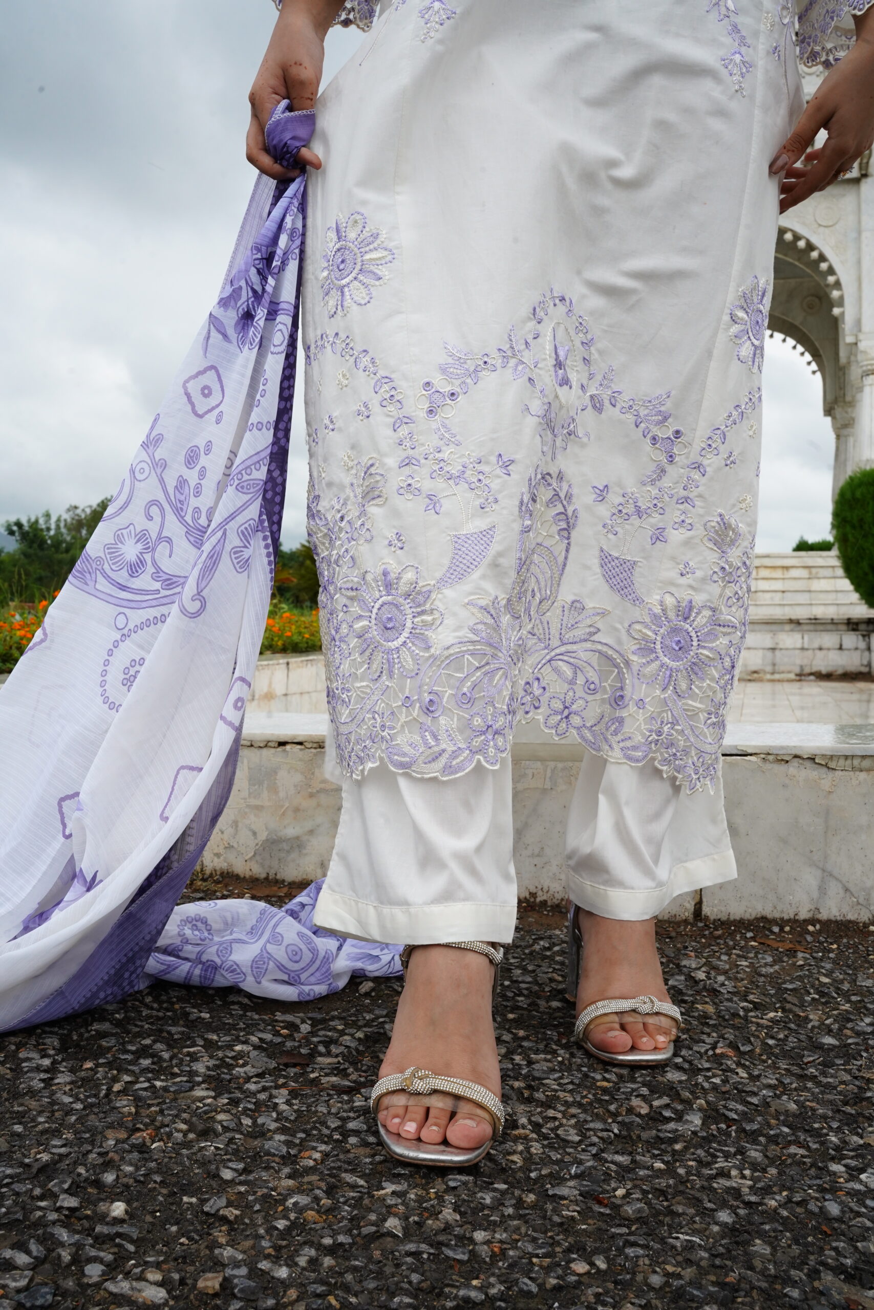 White & Lavender Embroidered Lawn Suit - Image 6